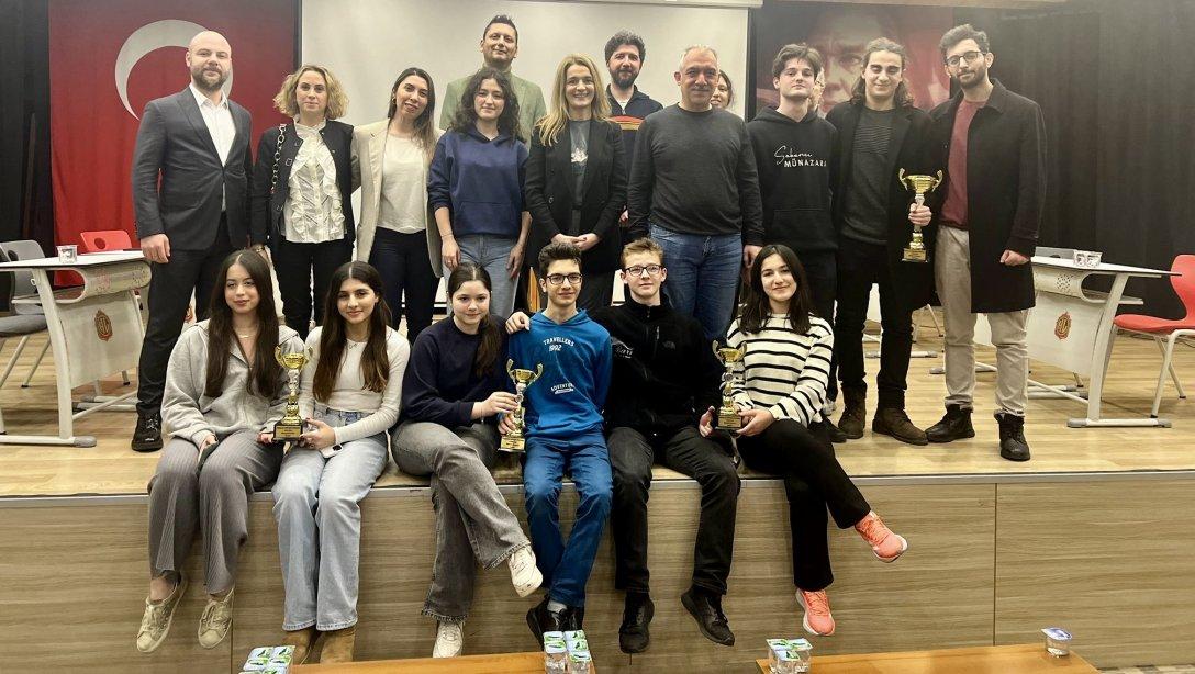 Beşiktaş İlçe Milli Eğitim Müdürlüğü Ortaokullar ve Liseler Arası Münazara Turnuvası Düzenledi.