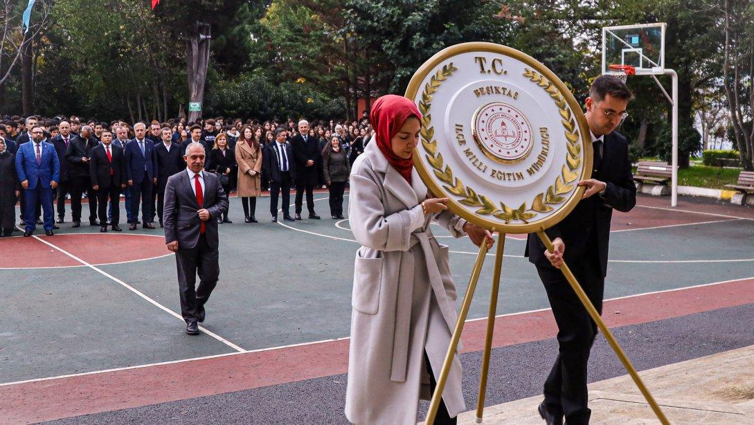 24 Kasım Öğretmenler Günü Vesilesiyle Beşiktaş Anadolu Lisesi Atatürk Anıtı'nda Çelenk Koyma Töreni Gerçekleştirildi
